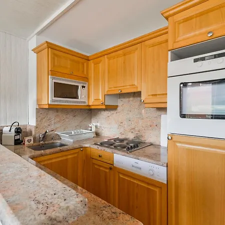 2 Pieces Au Centre De Avec Acces Skis Aux Pieds - Fr-1-514-65 Apartamento Courchevel