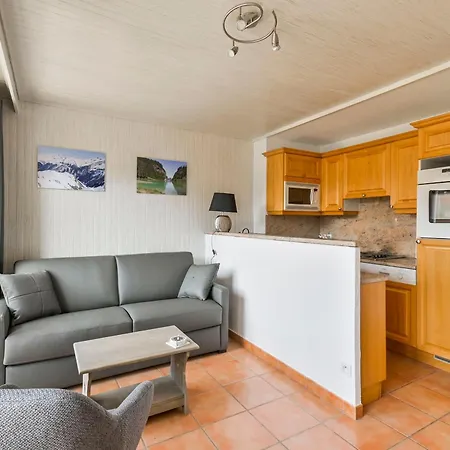 2 Pieces Au Centre De Courchevel, Skis Aux Pieds, Animaux Admis - Fr-1-514-65 * Courchevel